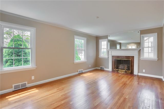 516 Pine Ave, Ellwood City, PA 16117