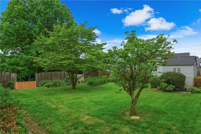 516 Pine Ave, Ellwood City, PA 16117