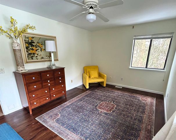 3860 Greenleaf Circle, Kalamazoo, MI 49008