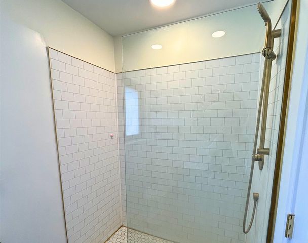 3860 Greenleaf Circle, Kalamazoo, MI 49008