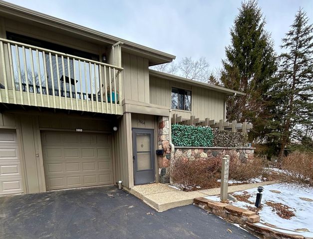 3860 Greenleaf Circle, Kalamazoo, MI 49008