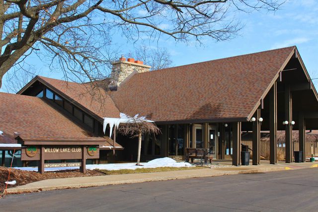 3860 Greenleaf Circle, Kalamazoo, MI 49008