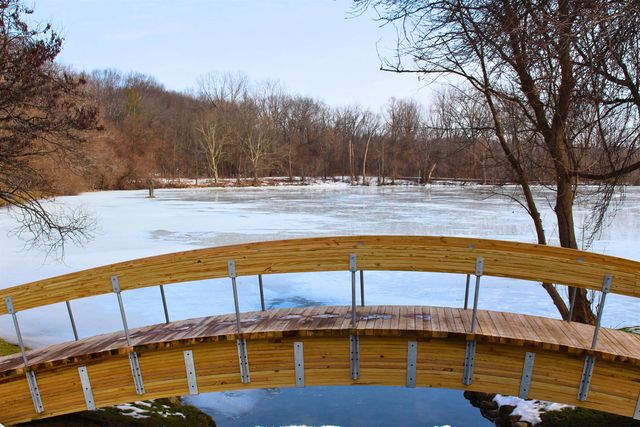 3860 Greenleaf Circle, Kalamazoo, MI 49008