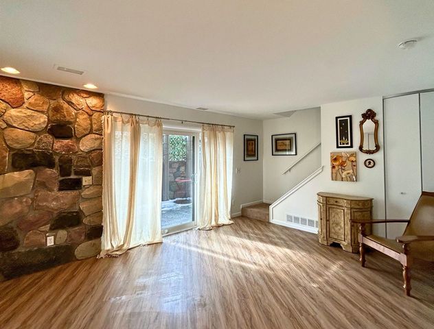 3860 Greenleaf Circle, Kalamazoo, MI 49008