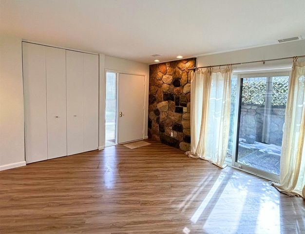 3860 Greenleaf Circle, Kalamazoo, MI 49008