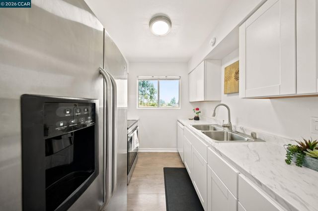 1005 Mohr Ln 4, Concord, CA 94518