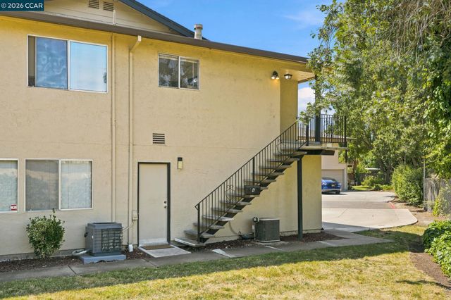 1005 Mohr Ln 4, Concord, CA 94518