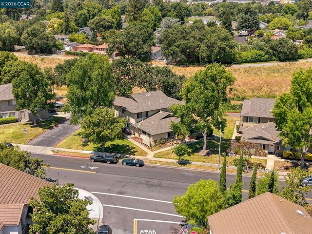 1005 Mohr Ln 4, Concord, CA 94518