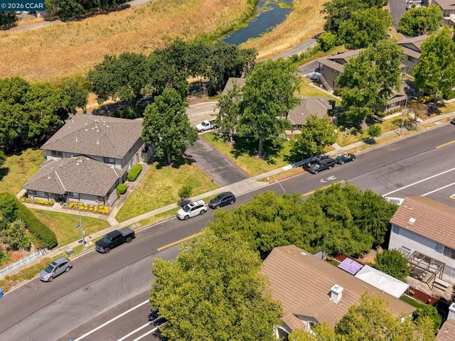 1005 Mohr Ln 4, Concord, CA 94518