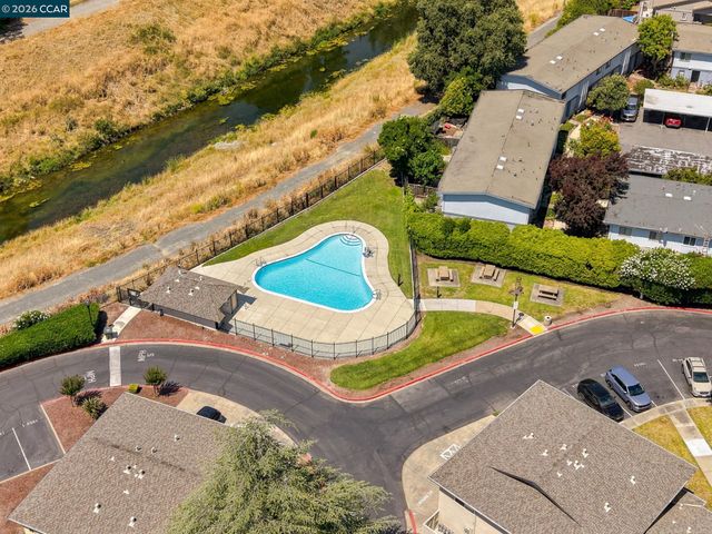 1005 Mohr Ln 4, Concord, CA 94518