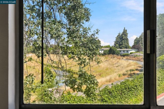 1005 Mohr Ln 4, Concord, CA 94518
