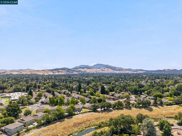 1005 Mohr Ln 4, Concord, CA 94518