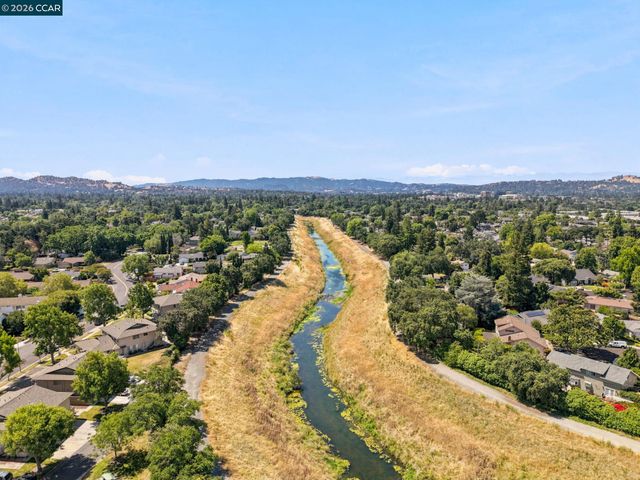 1005 Mohr Ln 4, Concord, CA 94518