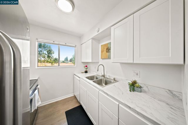 1005 Mohr Ln 4, Concord, CA 94518