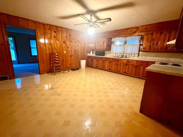 119 Bratcher Lane, Berea, KY 40403