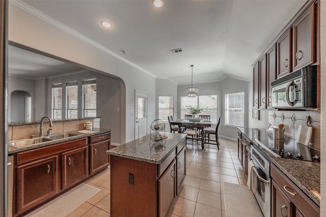 10100 Renwick Cove, Fort Worth, TX 76244