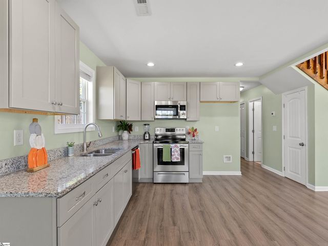 381 Deer Farm Pond Lane, Fair Play, SC 29621