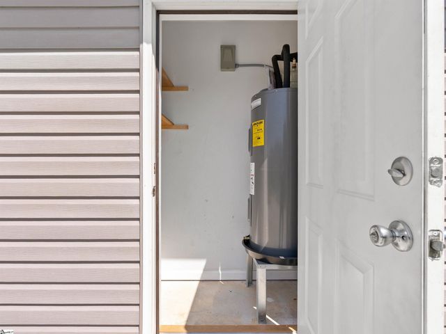 381 Deer Farm Pond Lane, Fair Play, SC 29621