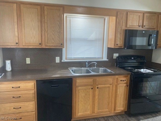 310 N Mecca Street, Cortland, OH 44410