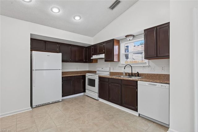 3481 Landstown CT, Virginia Beach, VA 23453