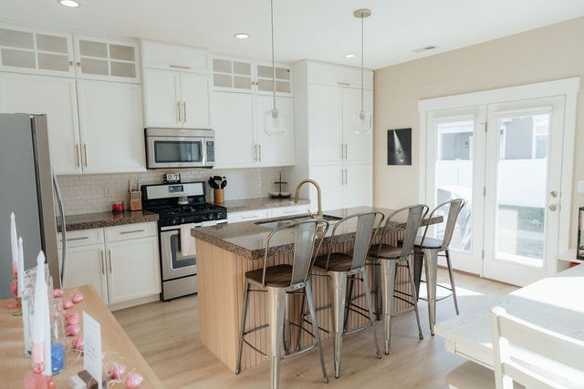 1873 TRAIL HEIGHTS DR, Riverton, UT 84065