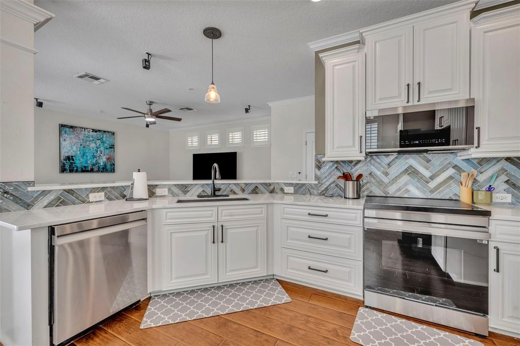 Image 17 of property listing at 5343 BRADY LANE, Orlando, FL 32814