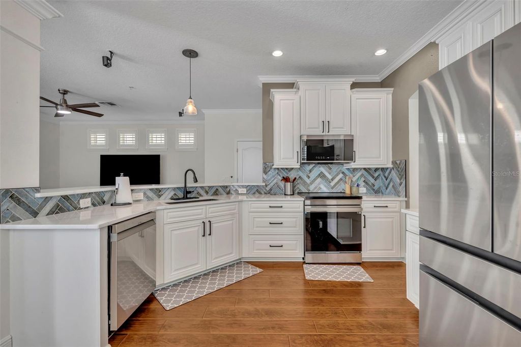 Image 18 of property listing at 5343 BRADY LANE, Orlando, FL 32814