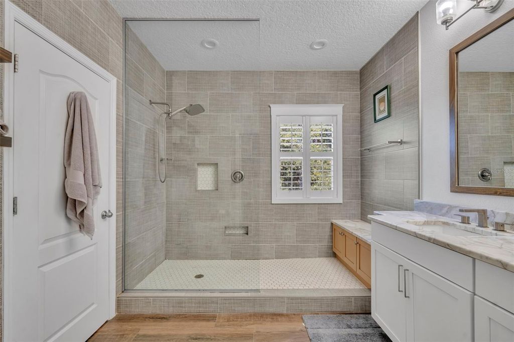 Image 27 of property listing at 5343 BRADY LANE, Orlando, FL 32814