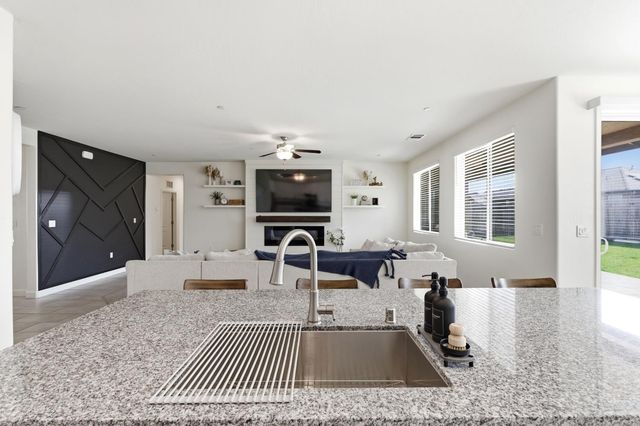 247 Rebel Avenue, Reedley, CA 93654