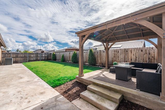 247 Rebel Avenue, Reedley, CA 93654