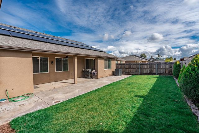 247 Rebel Avenue, Reedley, CA 93654