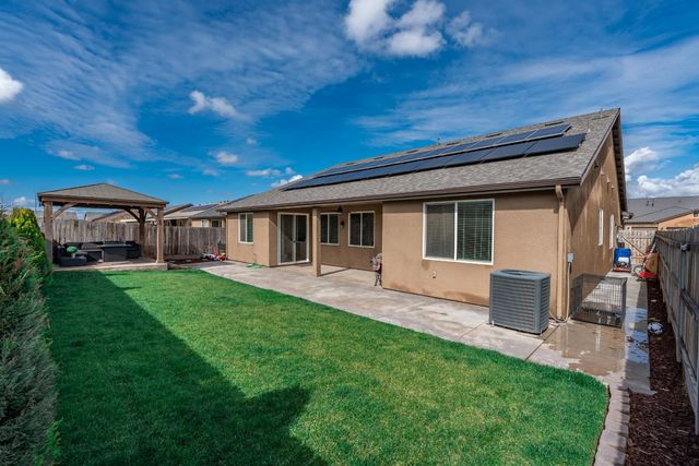 247 Rebel Avenue, Reedley, CA 93654