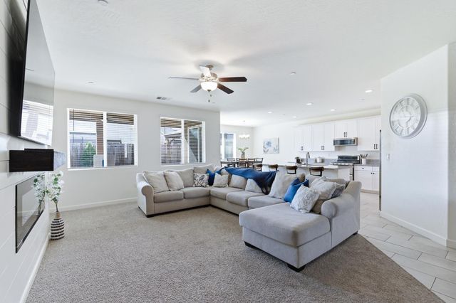 247 Rebel Avenue, Reedley, CA 93654