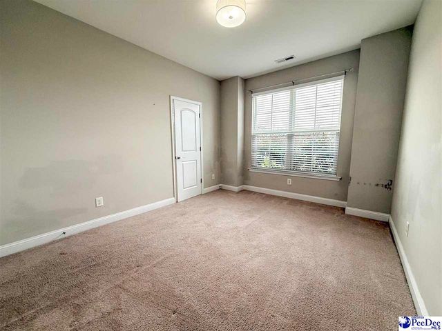 1073 Wessex Dr, Florence, SC 29501
