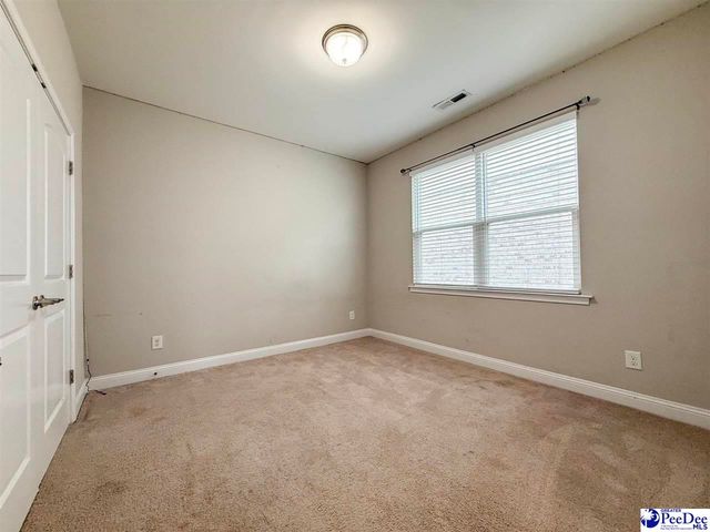 1073 Wessex Dr, Florence, SC 29501