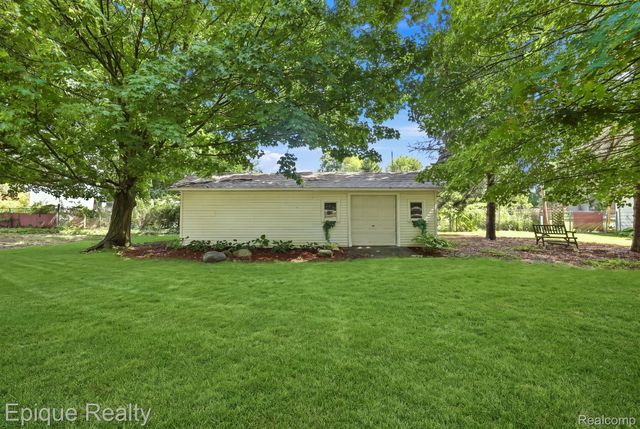 2083 Holly Tree Drive, Davison Township, MI 48423