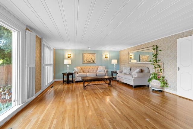 531 E Walnut Street, Exeter, CA 93221