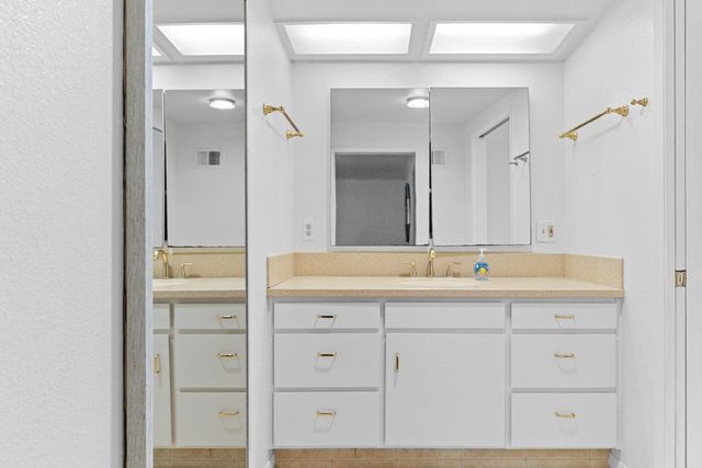 531 E Walnut Street, Exeter, CA 93221