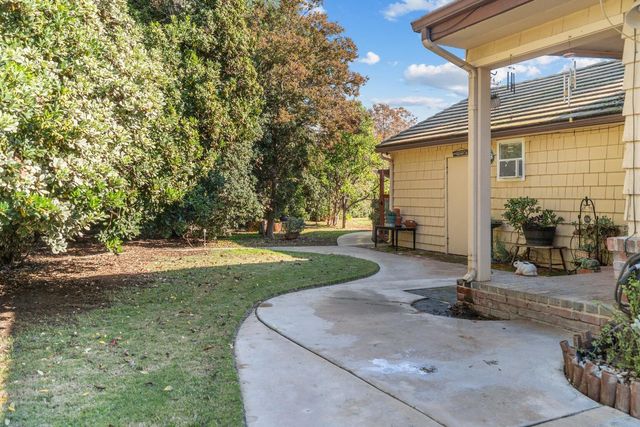 531 E Walnut Street, Exeter, CA 93221