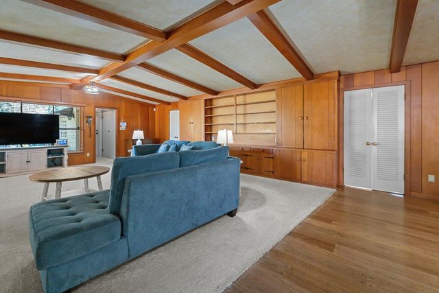 531 E Walnut Street, Exeter, CA 93221