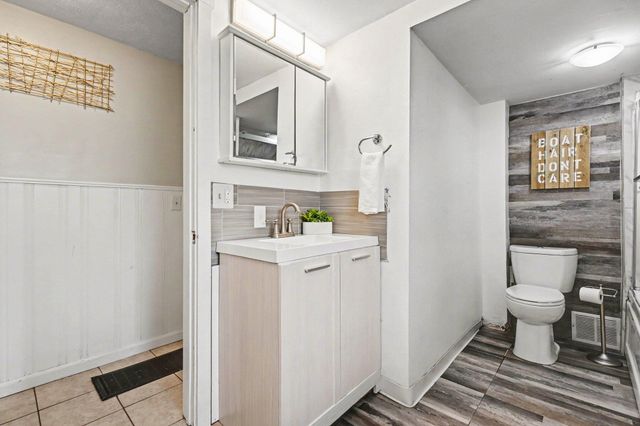 57 CARTER LAKE CLUB, Carter Lake, IA 51510