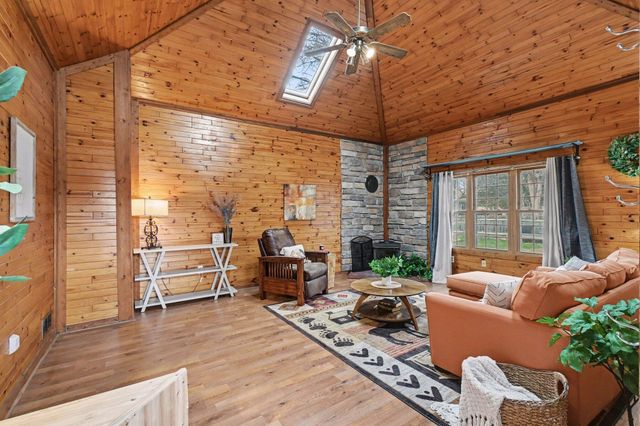 57 CARTER LAKE CLUB, Carter Lake, IA 51510