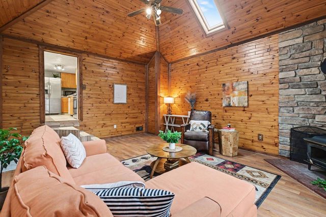 57 CARTER LAKE CLUB, Carter Lake, IA 51510