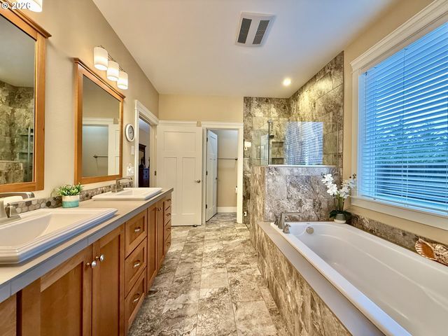 5216 Ne 134TH St, Vancouver, WA 98686