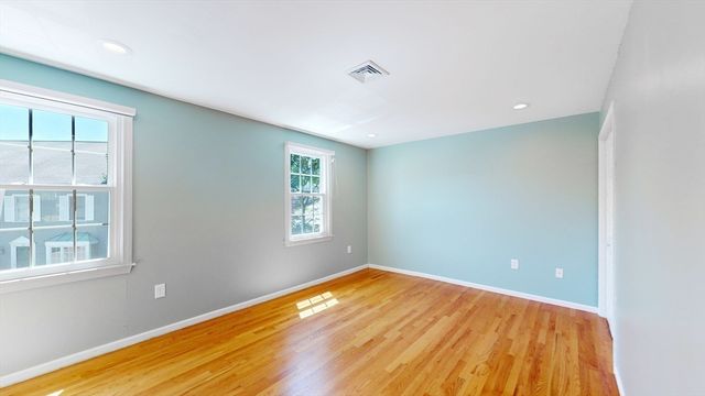 2 Glenbrook Ln 13, Arlington, MA 02474