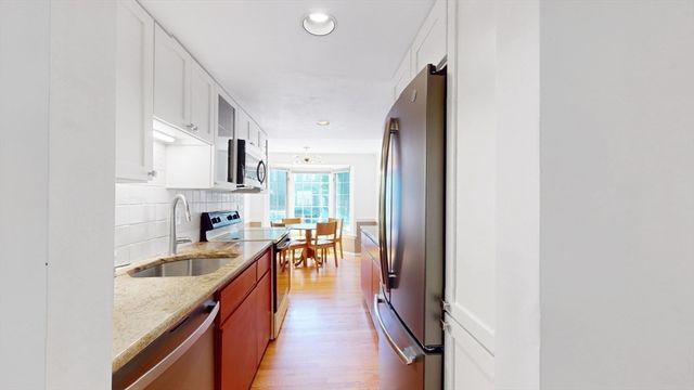 2 Glenbrook Ln 13, Arlington, MA 02474