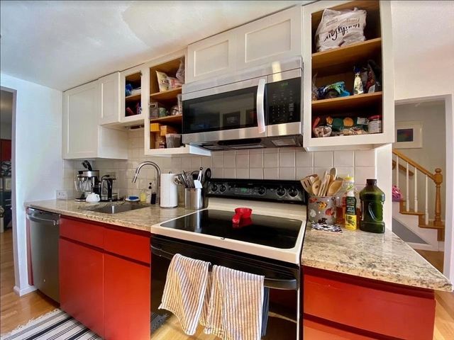2 Glenbrook Ln 13, Arlington, MA 02474