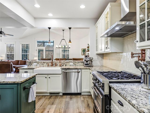 324 Fennel Dun Circle, Biltmore Lake, NC 28715