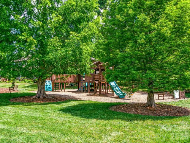 324 Fennel Dun Circle, Biltmore Lake, NC 28715