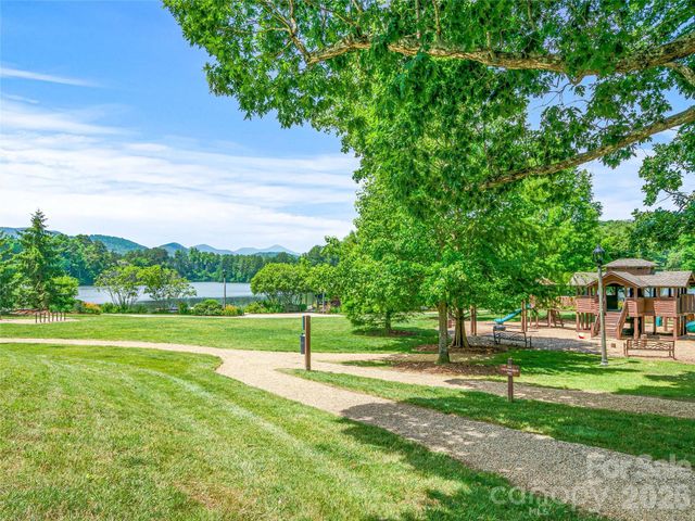 324 Fennel Dun Circle, Biltmore Lake, NC 28715